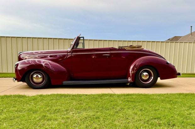 Fuel Injected, 350-Powered 1940 Ford Deluxe Convertible Club Coupe Hot Rod
