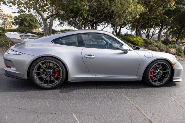 3,400-Mile 2015 Porsche 911 GT3